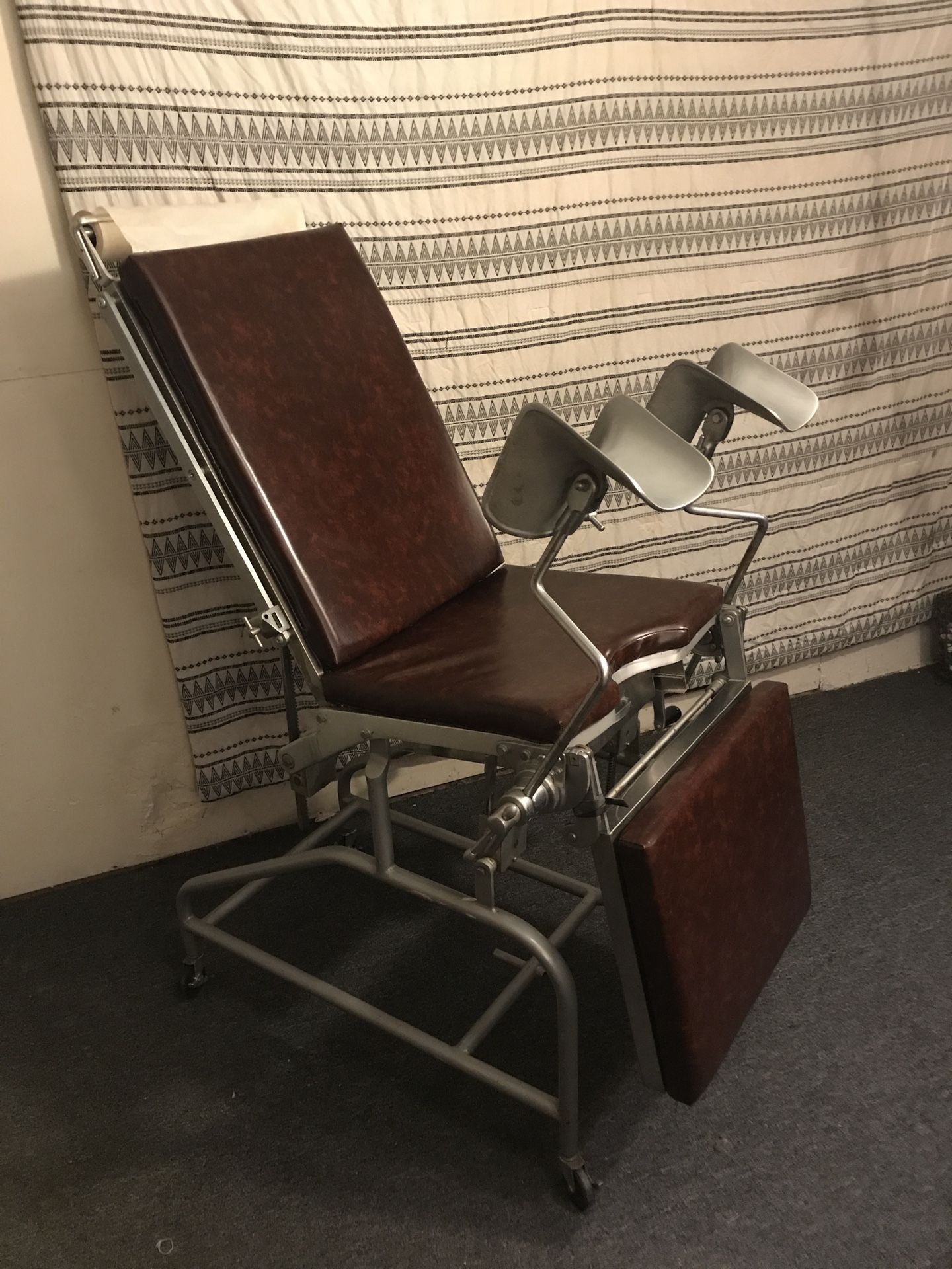 ANTIQUE EXAMINATION CHAIR W/STIRRUPS, Fully Adjustable