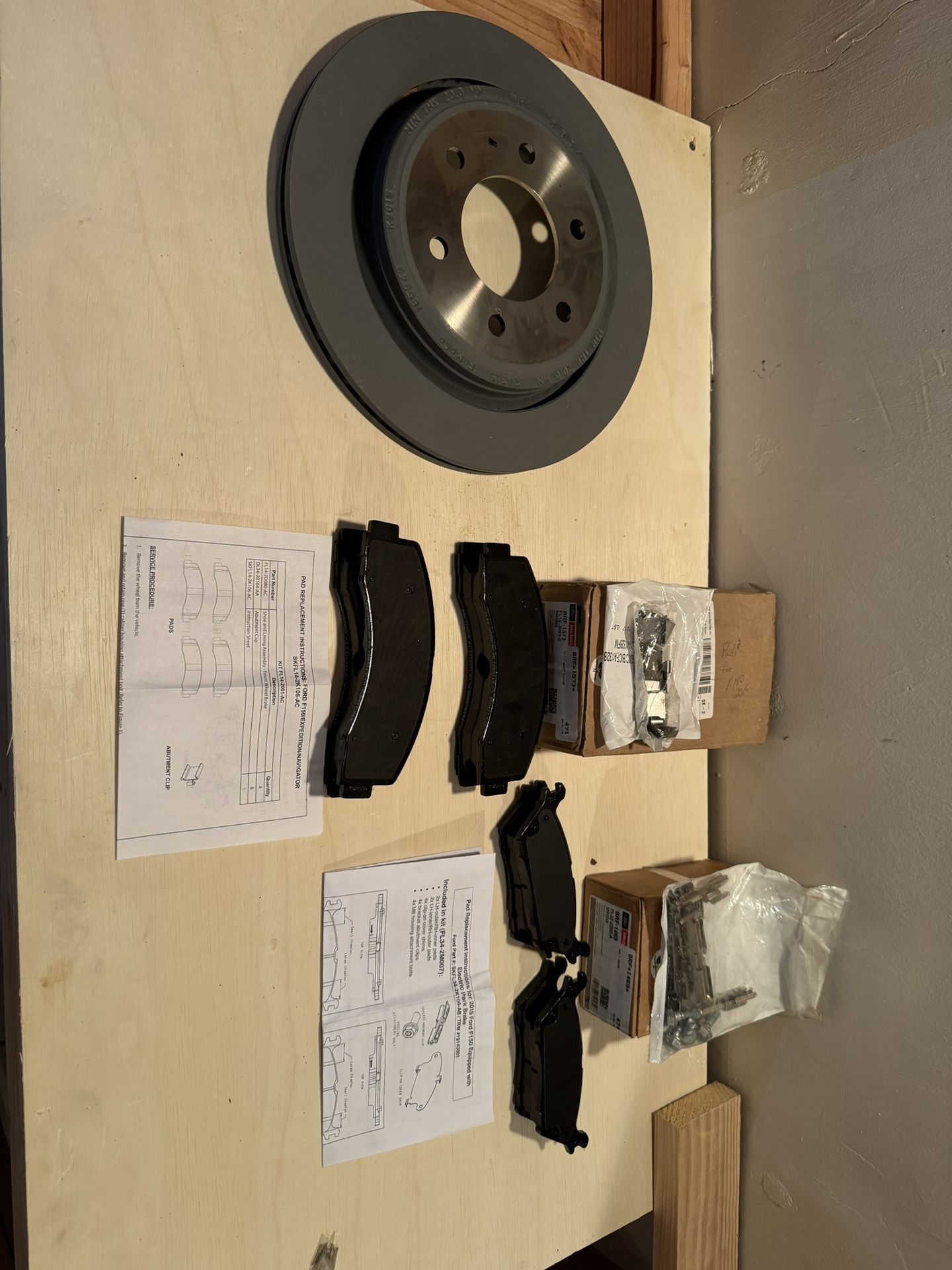 Brake Pads + Rotor Ford F150 Explorer Navigator
