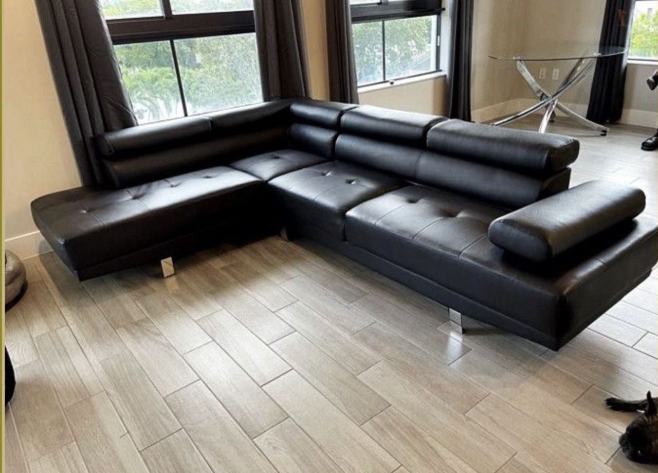 FREE DELIVERY (Natuzzi Sectional)