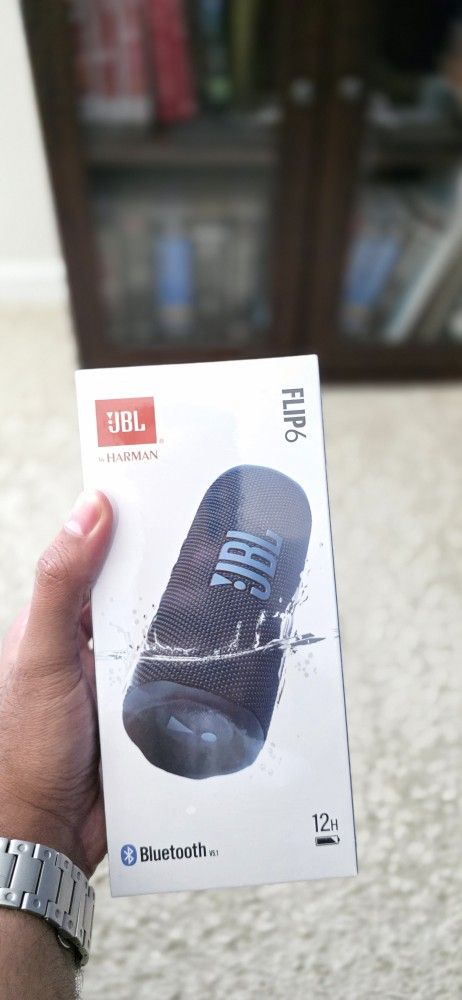 JBL Flip 6 Bluetooth Speaker