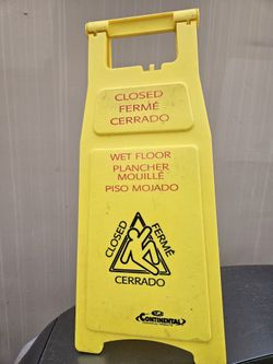 Continental Wet Floor / Closed Sign