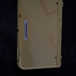 New Nintendo 3DS Pikachu Edition with 256gb SD Card. Comes with Charger.