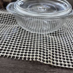 1 Quart Glass Pyrex Casserole With Lid