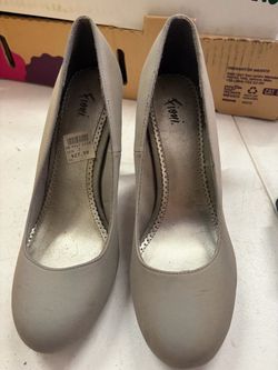 Size 7 Women’s Heels