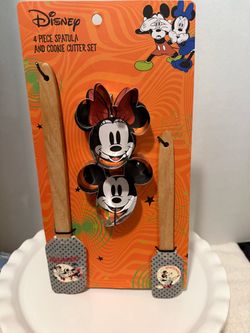 Disney Halloween 4-Piece Spatula and Cookie Cutter Set