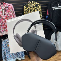 Black AirPod Max’s Headphones 