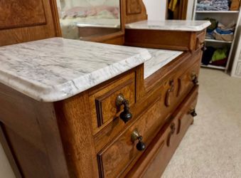Gentleman’s dresser
