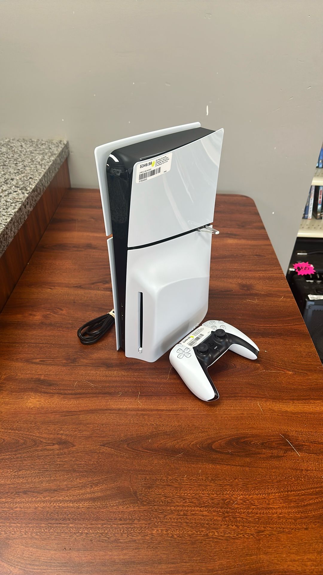 PS5 Slim w/ Controller