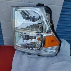 Right side headlight Ford pick up 250 F Fits On 2011-2015