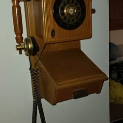 Semi Antique Functional Telephone. 