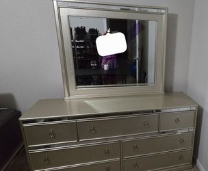 Dresser and Mirrow