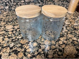 Very nice two jars
