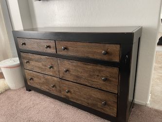 Dresser 