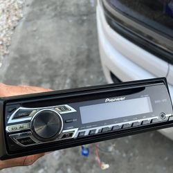 Pioneer DEH-150MP Single-Din Car Stereo