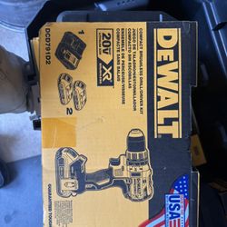 DEWALT XR DRILL 20V