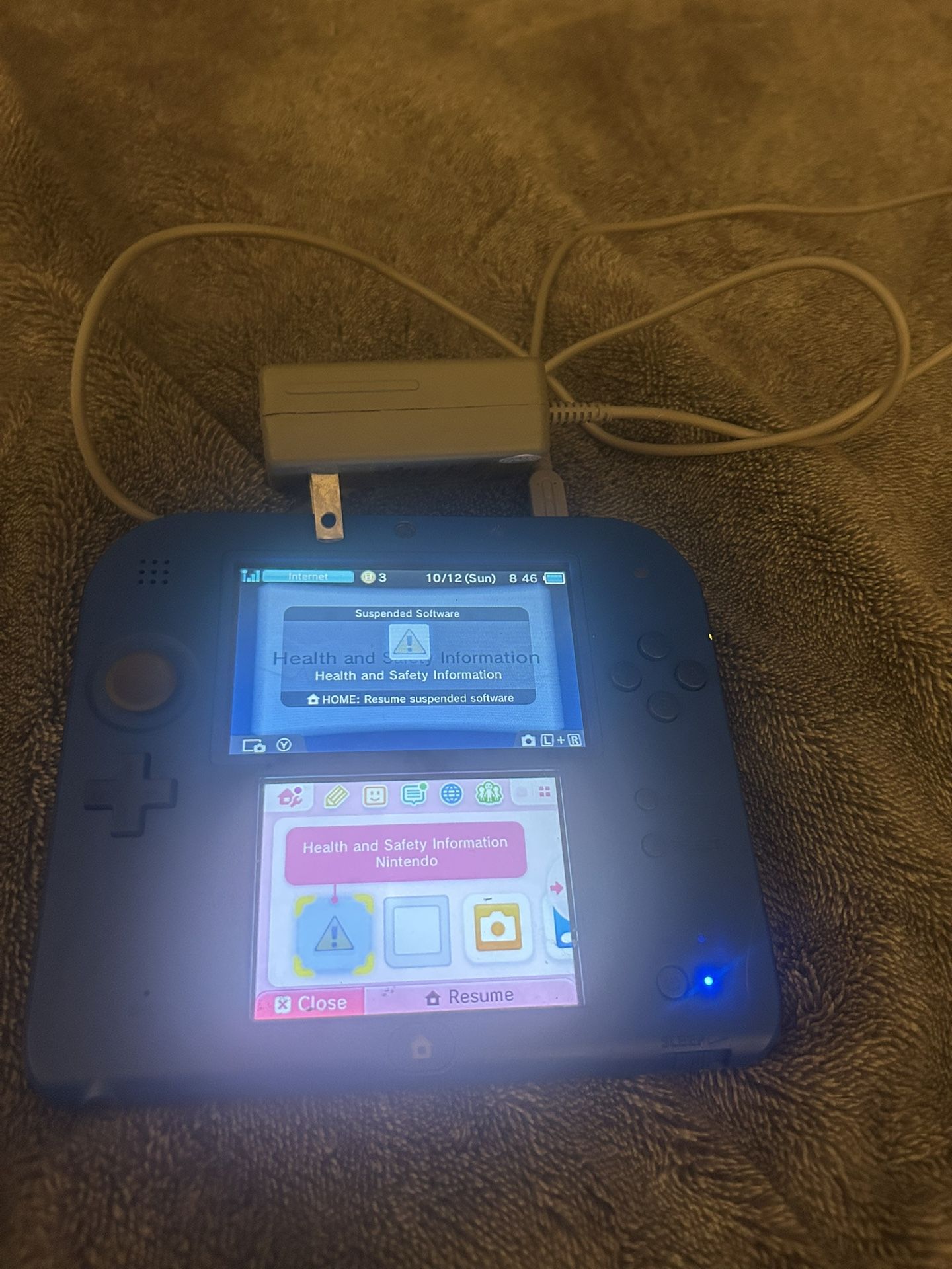 Nintendo 2DS And Charger