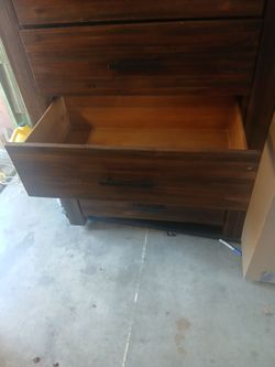 Cajonera de madera pesada