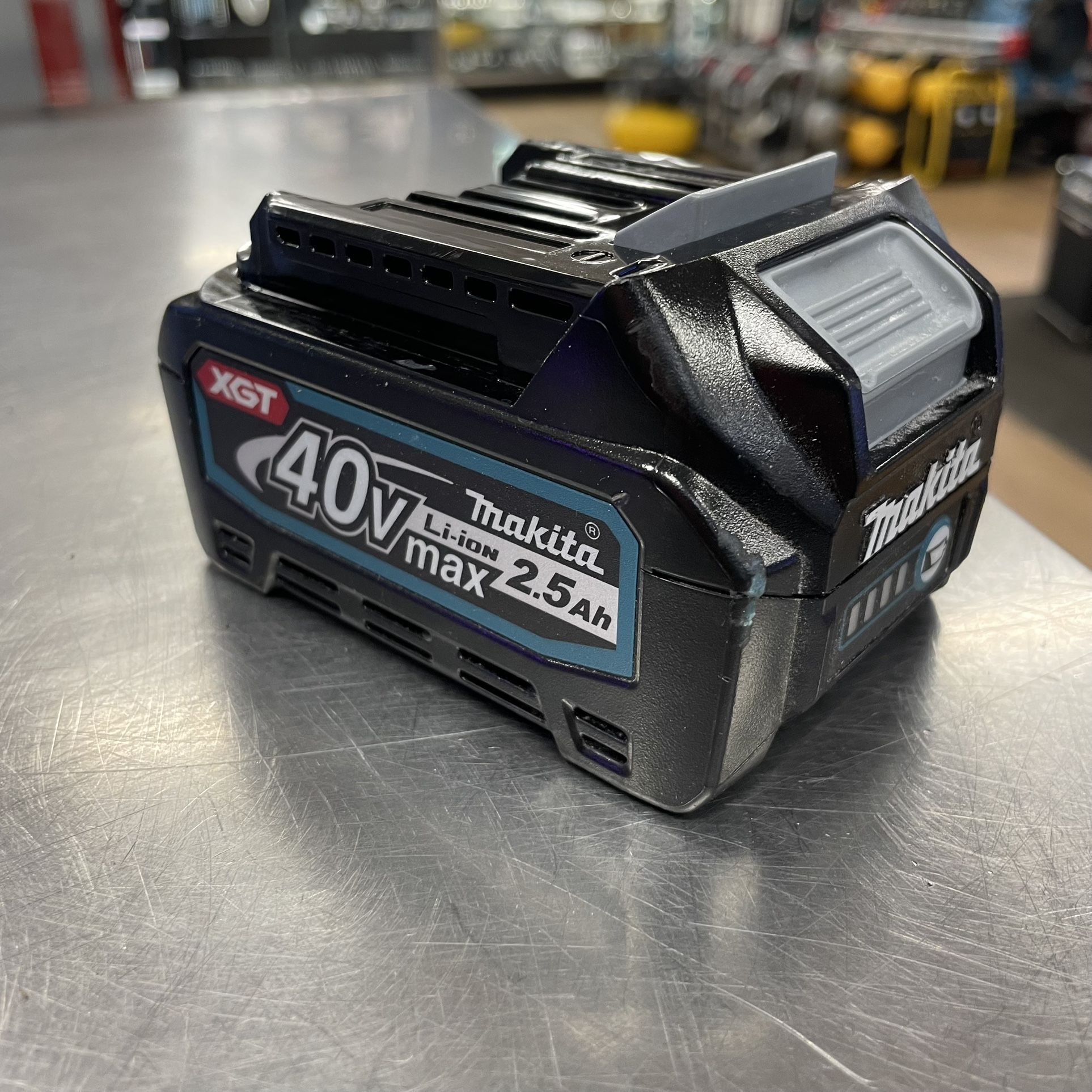 Makita 40v Battery 196886/11