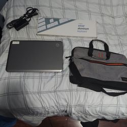 HP PAVILLION G SERIES (WINDOWS 10) w KEYBOARD & BAG