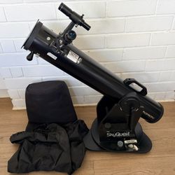 ORION  SkyQuest XT 4.5 Dobsonian Reflector Astronomical Telescope Tube with Base