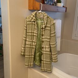 ADORABLE COAT SIZE M/L