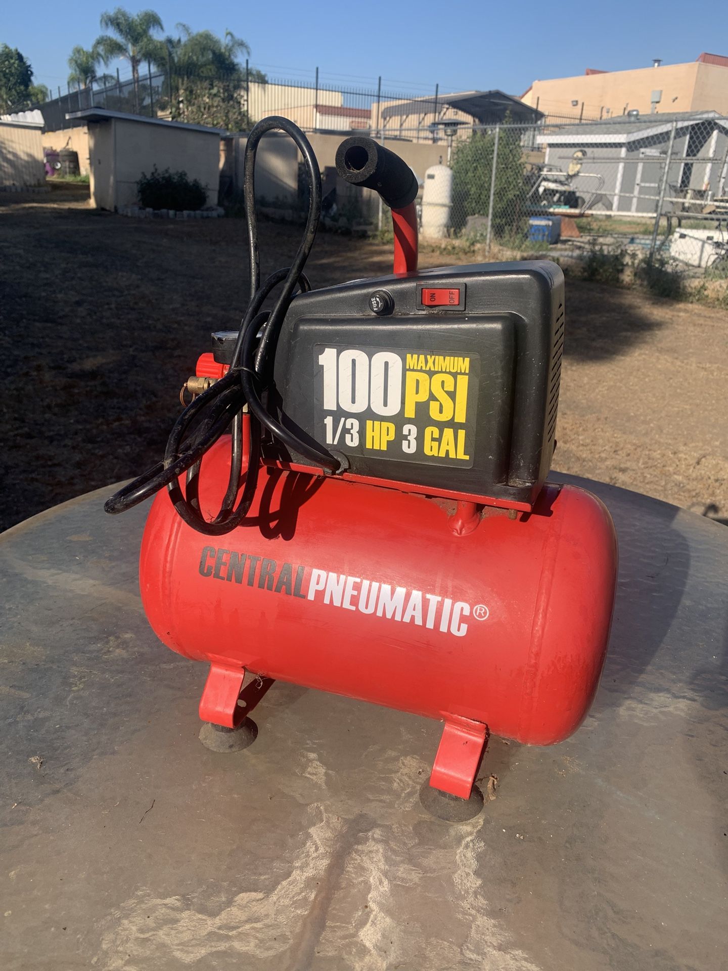 Central Pneumatic Air Compressor 100 PSI maximum 1/3 HP 3 GAL