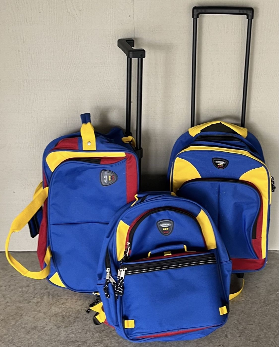 RARE! Brand NEW Skyway "Kids Gear" Luggage Set - Complete & Never Used!