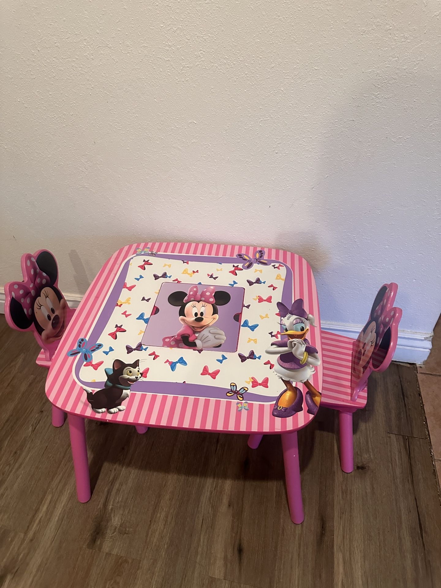 Minnie Mouse Mesita Y Mickey Mouse 