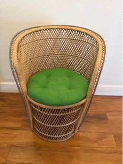 Vintage 1980 Wicker and bamboo Peacock Chair