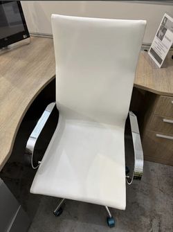 Glider High-Back Modern Executive Chair (White Leatherette) – $350 📦 Florida