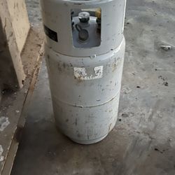  FORKLIFT PROPANE TANK - 8 GALLON