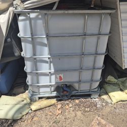 Food Grade Water Holding Tank 275 Gallon