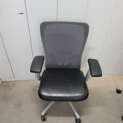 Haworth Zody Ergonomic Task Chair Leather Seat 