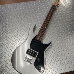 Peavey 6 string Electric  Guitar 