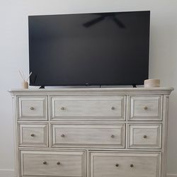 Dresser with 2 matching side tables