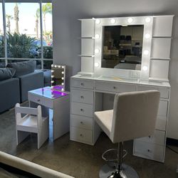 Vanity Room Furniture — table dressers, shelves, LED mirrors & organizers
