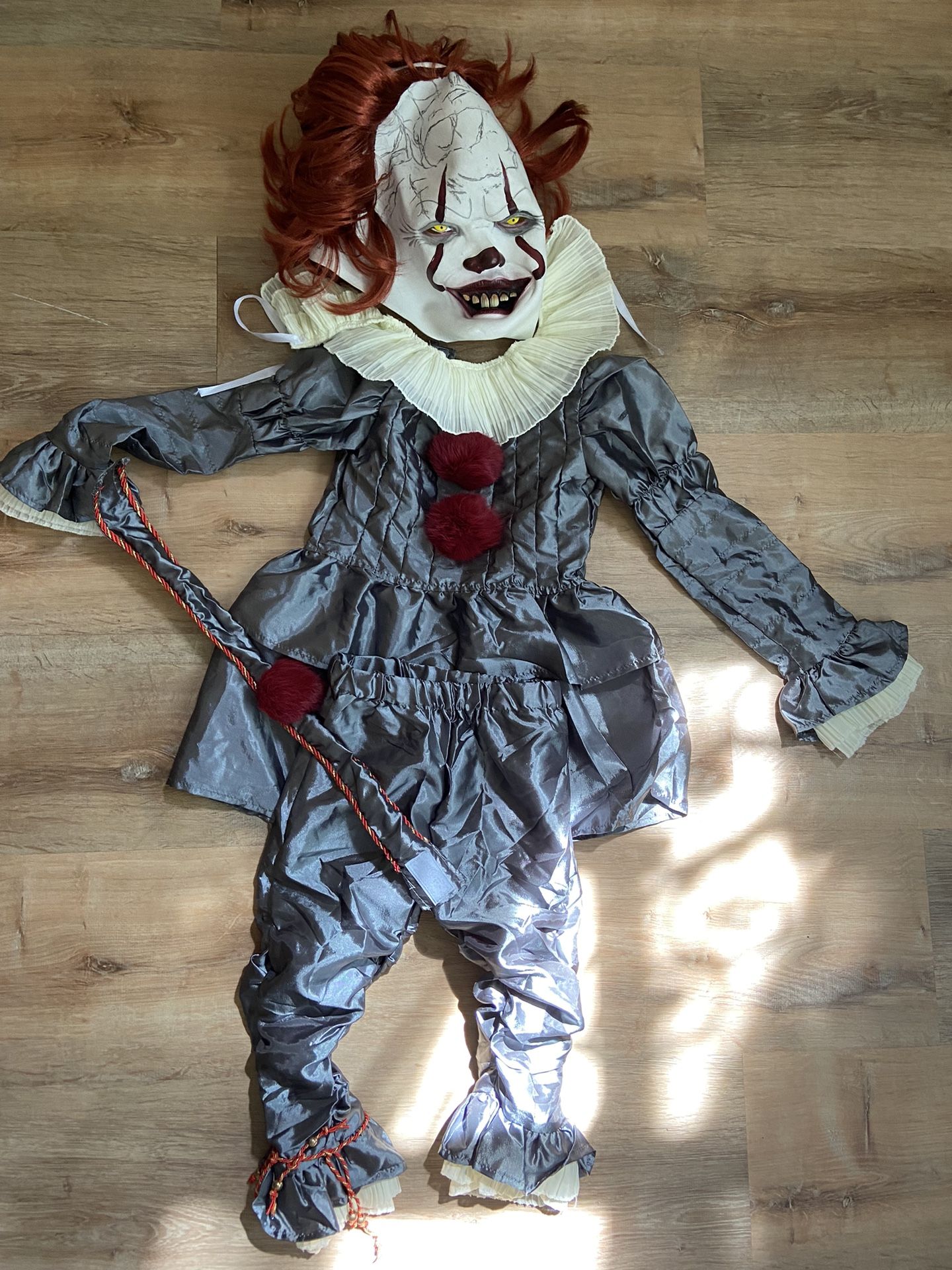 Kids Size 5 Penny wise Costume And Mask
