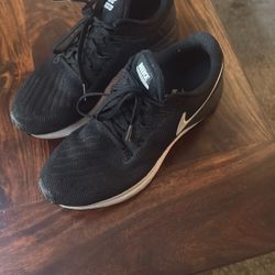 Nike Shoes Size 8 1/2 