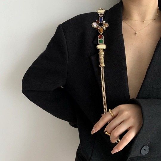 Elegant Multicolor Statement Brooch