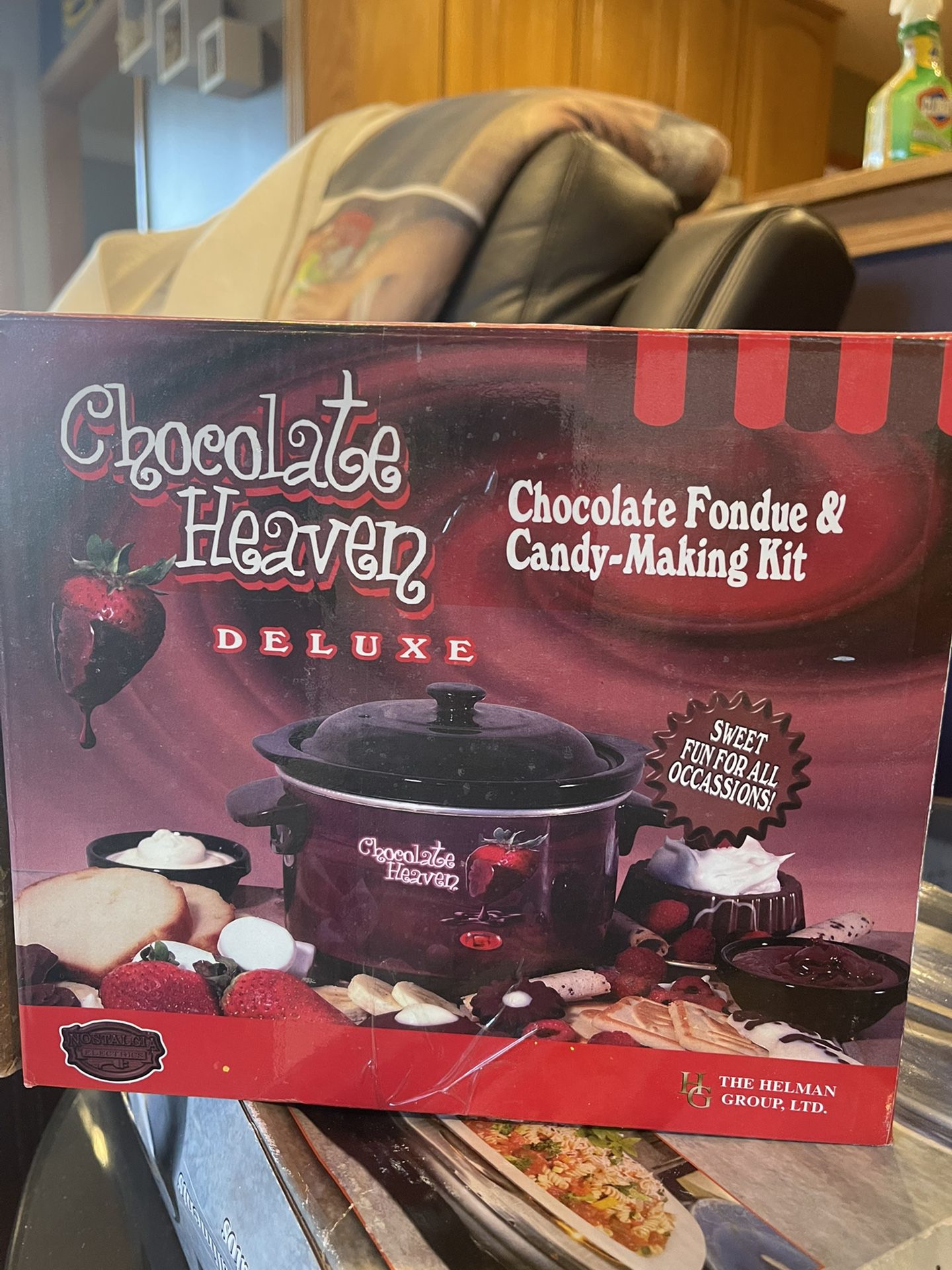 Chocolate Heaven Deluxe Chocolate Fondue & Candy Making Kit New
