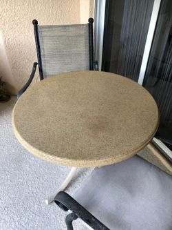 Patio Round Table with 2 chairs