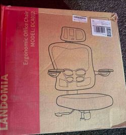 NEW ERGONOMIC OFFICE CHAIR (NEW IN BOX COMPLETE)