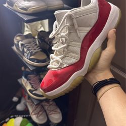 Jordan 11 Low 