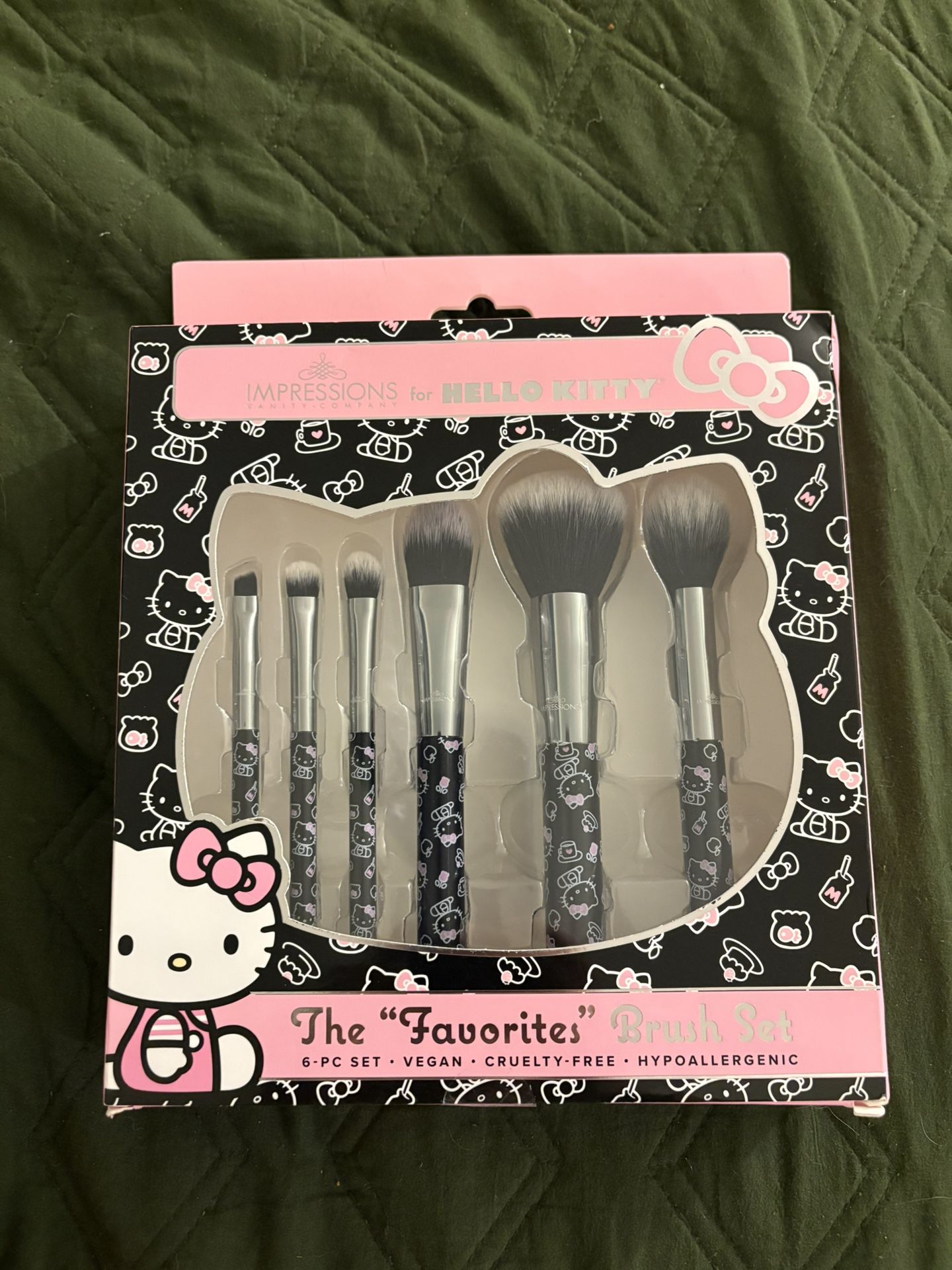 Hello Kitty Supercute Signature 6 PCs Makeup Brush Set