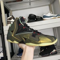 Nike LeBron 11 XI King’s Pride Parachute Gold green Size 11 basketball Sneakers