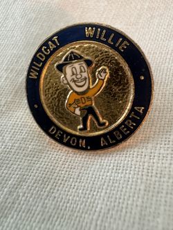 Wildcat Willie Devon Alberta Canada Collectible Pin Pinback Souvenir Vintage