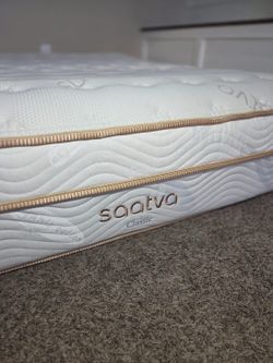 Saatva Classic Mattress | Luxury Firm | 11.5” | Queen Size | Like New | Excellent Condition