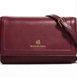 ♥️New Michael Kors Jet Set Charm Pebbled Dark Berry Leather Phone Crossbody Bag
♥️