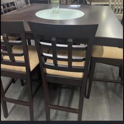 6 Seat Dining Room Table With Built I’m Wine Rack And Lazy Susan 