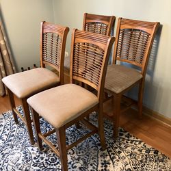 4 Countertop Chairs/barstools